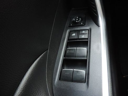 Used 2024 Toyota RAV4 XLE FWD image 26