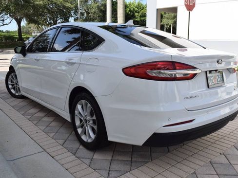 Used 2020 Ford Fusion SE FWD image 5