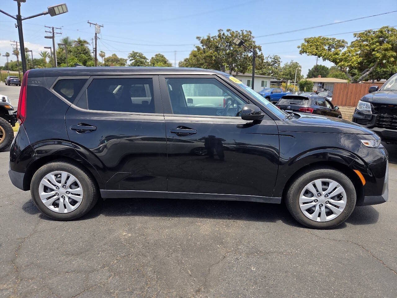Used 2022 Kia Soul LX FWD image 11