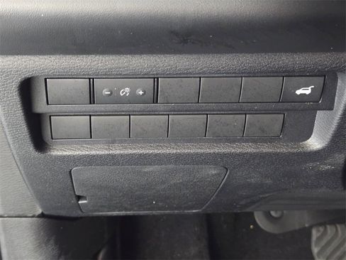 Used 2023 Mitsubishi Outlander SE image 28