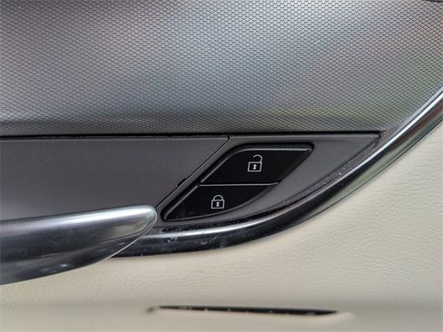 Used 2019 Cadillac XT5 Luxury image 16