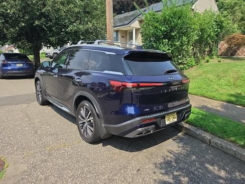 Used 2023 INFINITI QX60 Sensory w/ Cargo Package AWD/4WD image 4