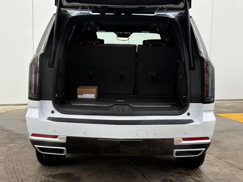 New 2026 Cadillac Escalade Luxury w/ Touring Package image 9