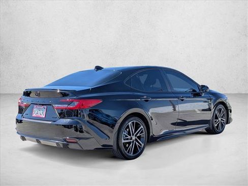 Used 2025 Toyota Camry XSE FWD image 5
