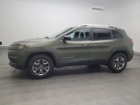Used 2020 Jeep Cherokee Latitude FWD image 2