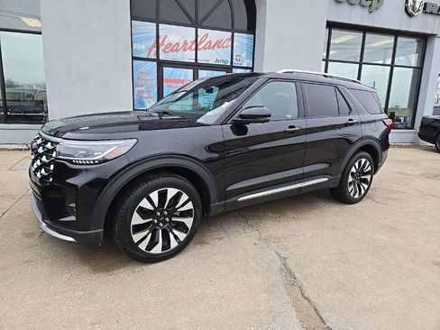 Used 2025 Ford Explorer Platinum w/ LUX Leather Package AWD/4WD image 3