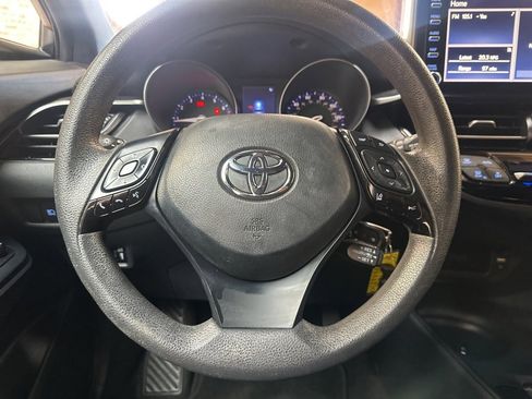 Used 2019 Toyota C-HR LE image 16