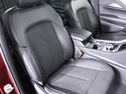 New 2025 Jeep Grand Cherokee Altitude image 37