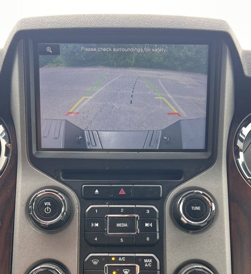 Used 2016 Ford F250 Lariat w/ Lariat Interior Package AWD/4WD image 28