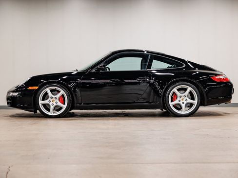 Used 2005 Porsche 911 Carrera S image 2