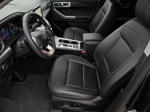 Used 2024 Ford Explorer XLT w/ Equipment Group 202A image 21