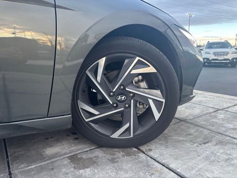 Certified 2025 Hyundai Elantra SEL image 9