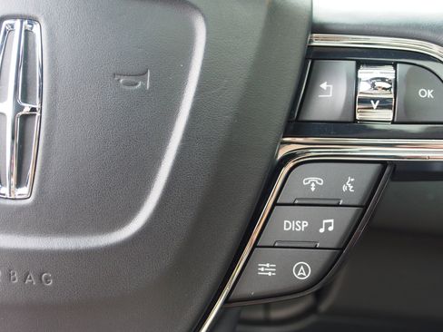 Used 2024 Lincoln Navigator Premiere image 29