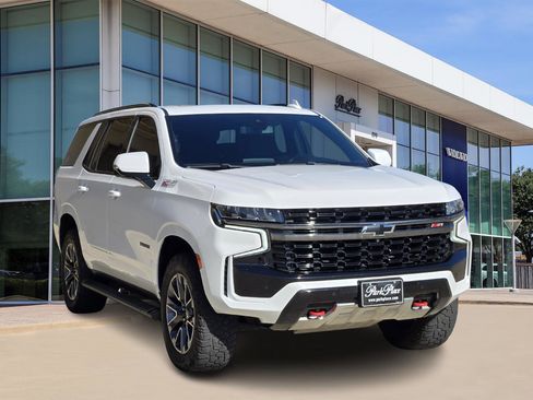 Used 2021 Chevrolet Tahoe Z71 w/ Luxury Package image 2