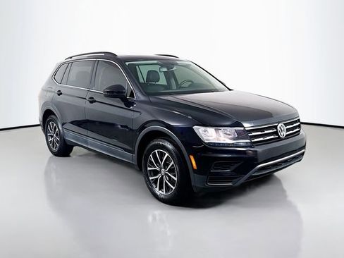 Used 2019 Volkswagen Tiguan SE w/ Panoramic Sunroof Package AWD/4WD image 2
