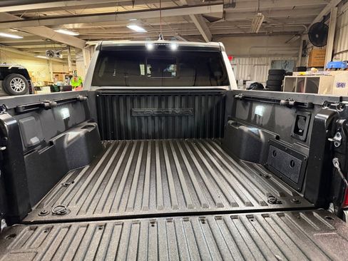 Used 2025 Toyota Tacoma TRD Sport w/ TRD Sport Upgrade Package image 19