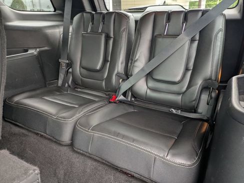 Used 2017 Ford Explorer Limited w/ Equipment Group 301A FWD image 29