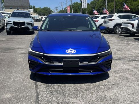 Used 2025 Hyundai Elantra SE w/ Cargo Package FWD image 8