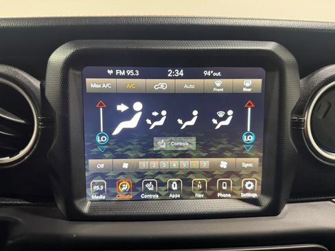 Used 2019 Jeep Wrangler Unlimited Sahara w/ Uconnect 4C Nav & Sound Group AWD/4WD image 36