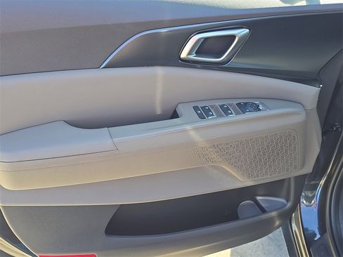 New 2026 Kia Carnival LXS image 18