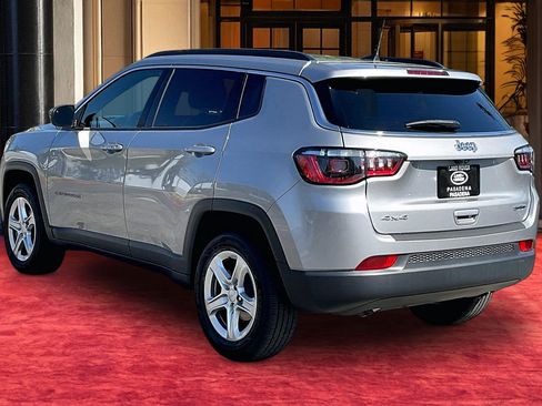 Used 2023 Jeep Compass Latitude AWD/4WD image 11