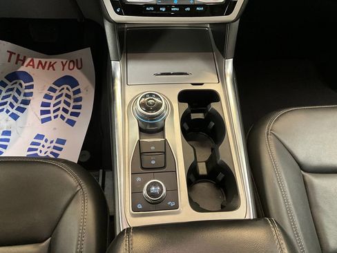 Used 2023 Ford Explorer XLT w/ Equipment Group 202A image 10