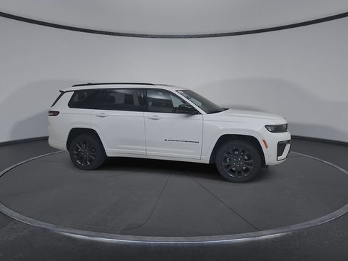 New 2026 Jeep Grand Cherokee L Limited AWD/4WD image 16