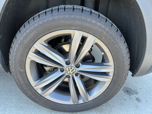 Used 2021 Volkswagen Atlas Cross Sport SE w/ Panoramic Sunroof Package image 13