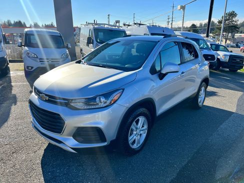 Used 2021 Chevrolet Trax LT w/ Driver Confidence Package image 1
