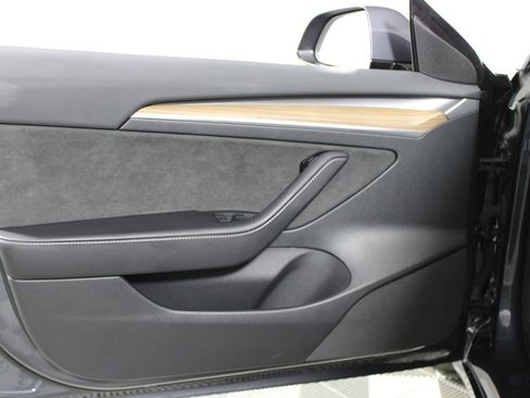 Used 2023 Tesla Model 3 Standard Range image 7