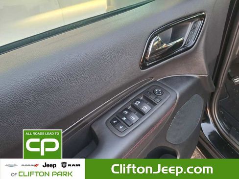 Used 2023 Dodge Durango GT image 13