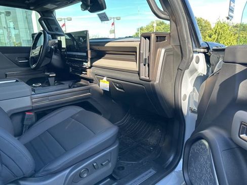 New 2025 GMC Hummer EV 2X image 31