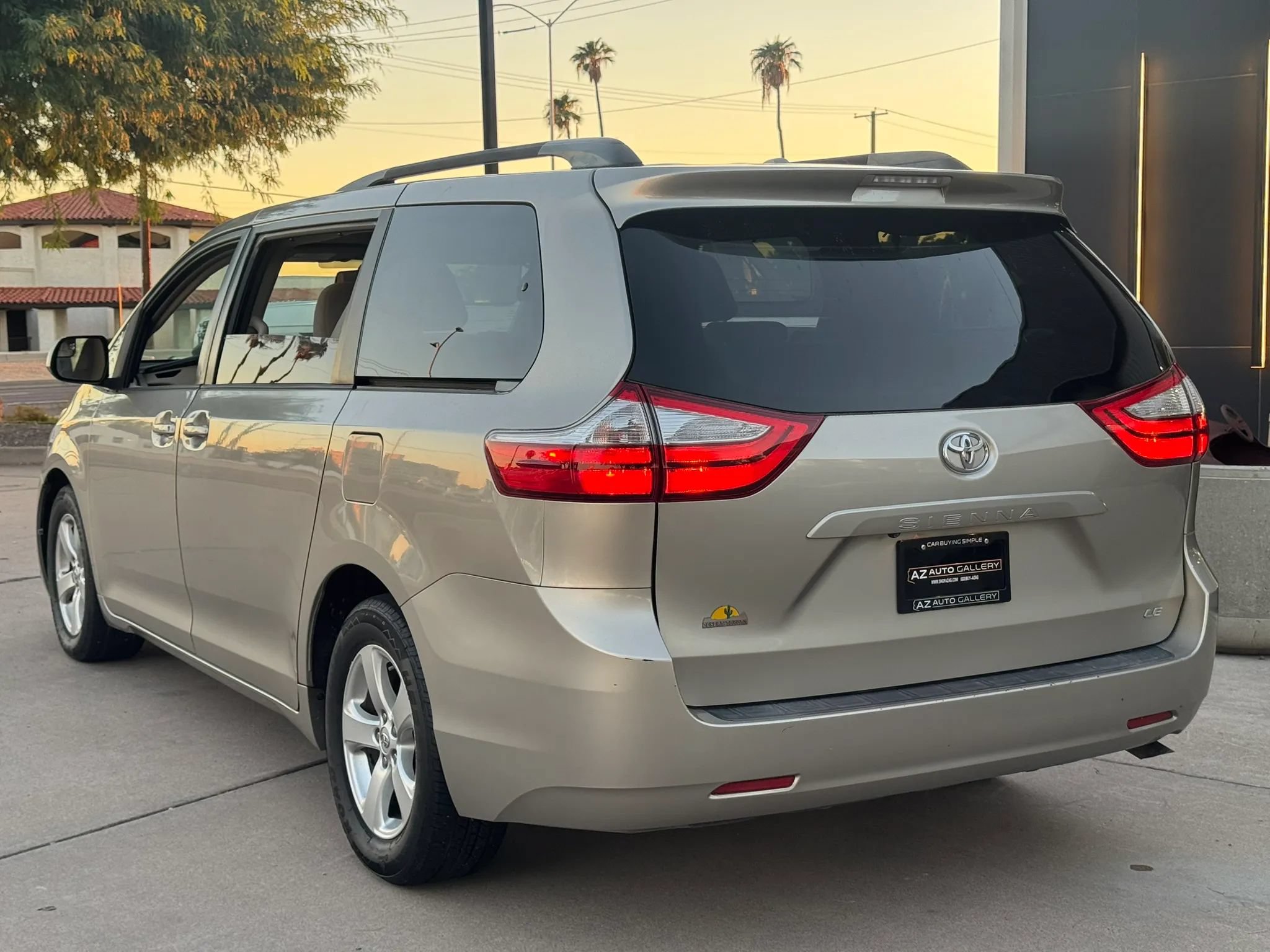 Used 2015 Toyota Sienna LE FWD image 7