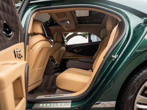 Used 2023 Bentley Flying Spur W12 image 39