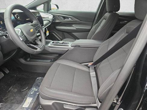 New 2026 Chevrolet Equinox EV LT image 4