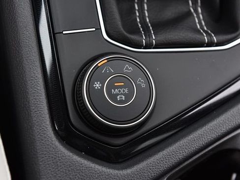 New 2026 Volkswagen Taos SE AWD/4WD image 17
