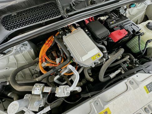 Used 2022 BMW iX xDrive50 w/ Premium Package image 31