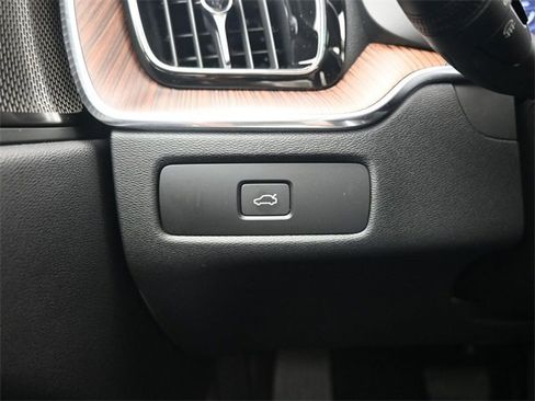 Used 2024 Volvo XC60 B5 Plus w/ Climate Package image 27