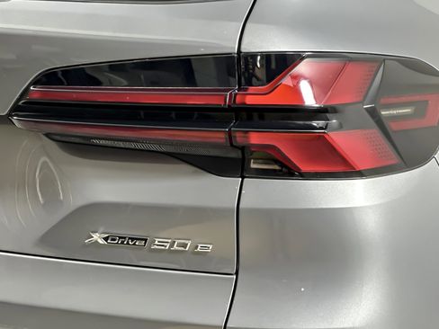 Used 2024 BMW X5 xDrive50e w/ Parking Assistance Package image 27