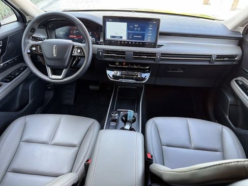 New 2026 Lincoln Corsair Premiere FWD image 23