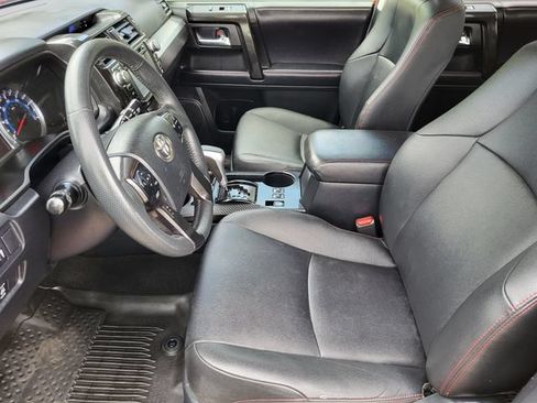 Used 2019 Toyota 4Runner TRD Off-Road Premium AWD/4WD image 12
