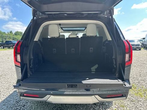 Used 2025 Ford Expedition Platinum w/ Driver's Package AWD/4WD image 14