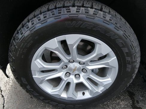 Certified 2024 Chevrolet Silverado 1500 LTZ w/ Technology Package AWD/4WD image 13
