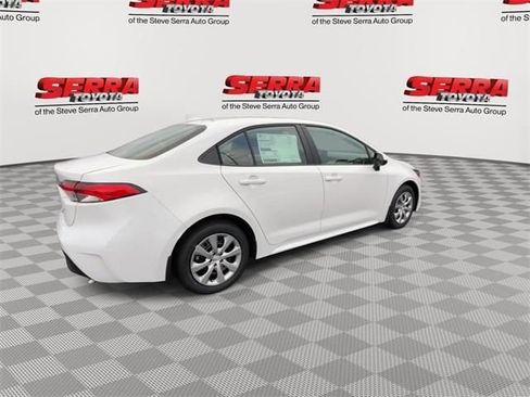 Used 2026 Toyota Corolla LE image 9