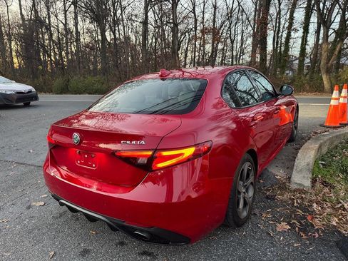 Used 2017 Alfa Romeo Giulia w/ Sport Appearance Package image 12