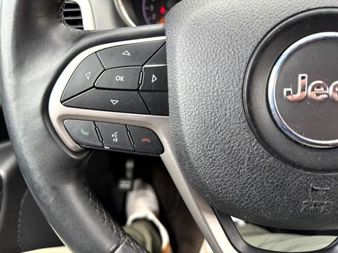 Used 2018 Jeep Grand Cherokee Laredo image 17