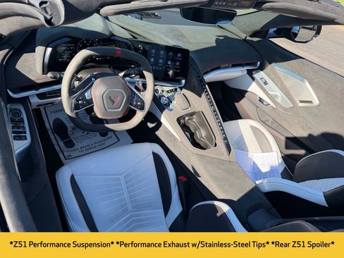 Used 2023 Chevrolet Corvette Stingray Premium Conv w/ Z51 Performance Package RWD image 17