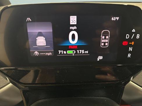 New 2025 Volkswagen ID. Buzz Pro S image 9