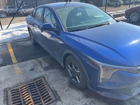 Used 2025 Kia K4 LXS image 3