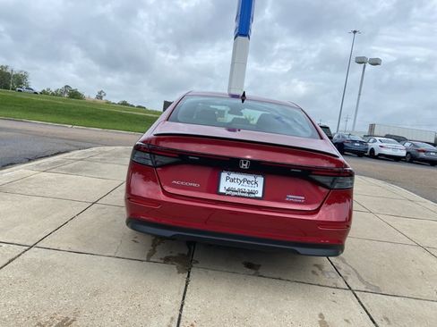 Used 2023 Honda Accord Sport image 10